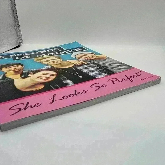 5 Seconds of Summer She Looks So Perfect by Mary Boone Magazine Album 2014 - Picture 3 of 10